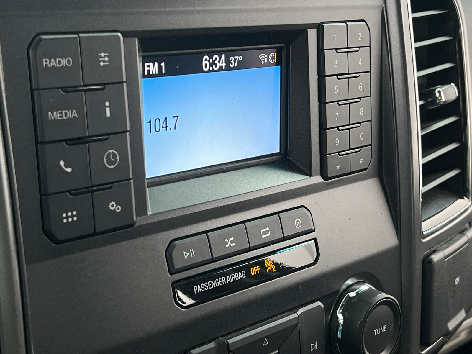 Thumbnail: 2018 Ford Econoline - 4