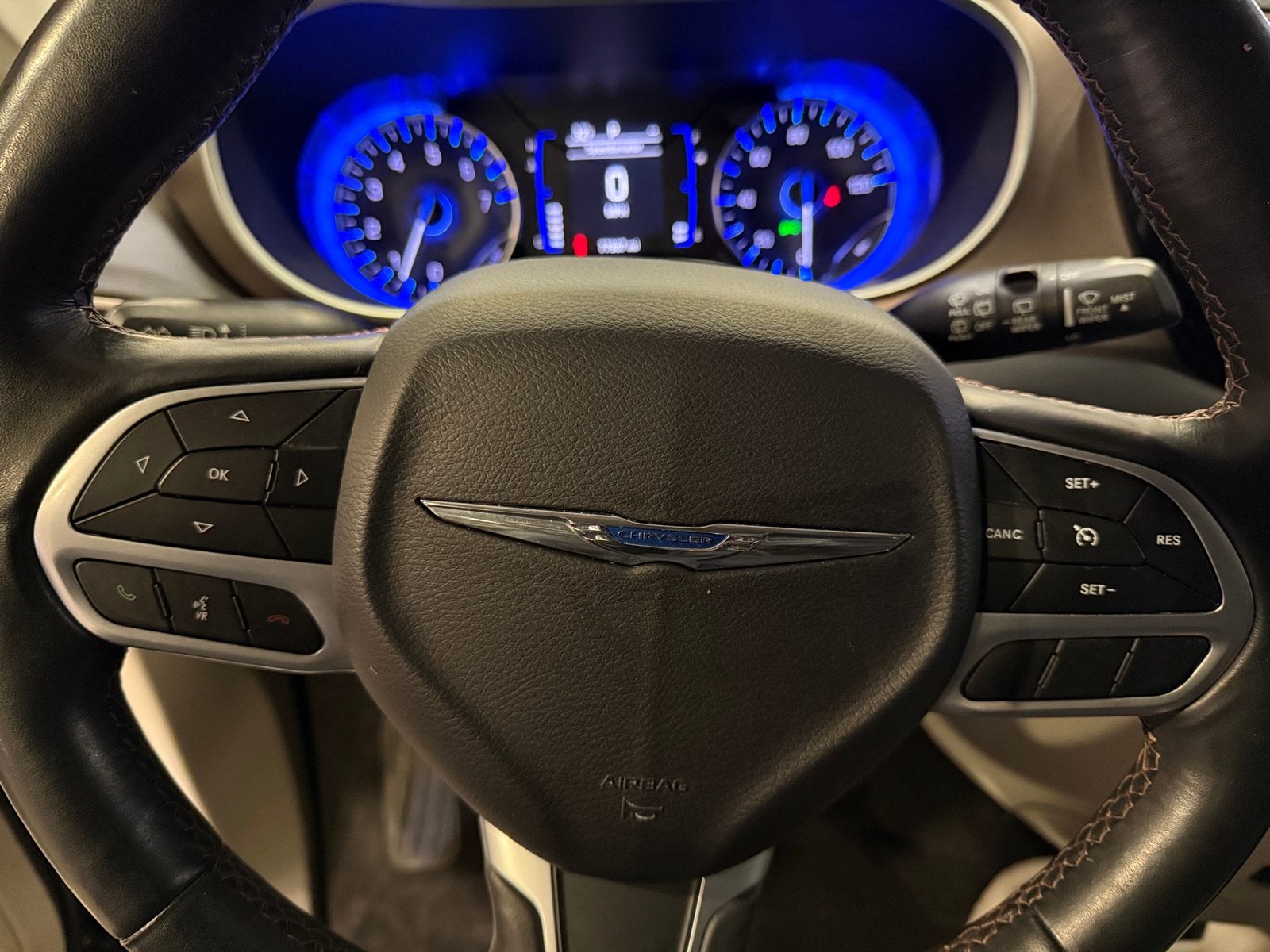 Thumbnail: 2019 Chrysler Pacifica - 4