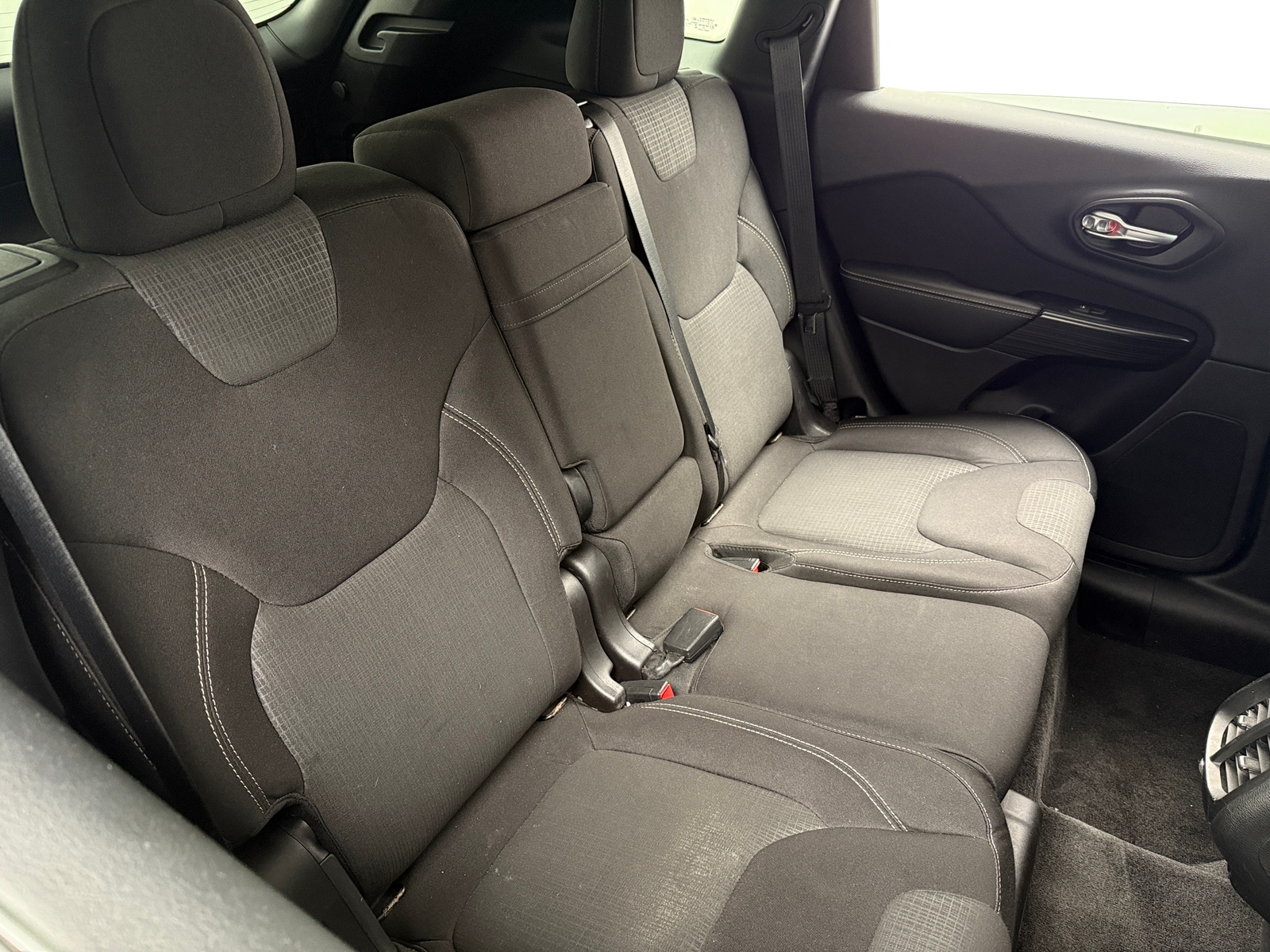 Thumbnail: 2015 Jeep Cherokee - 6