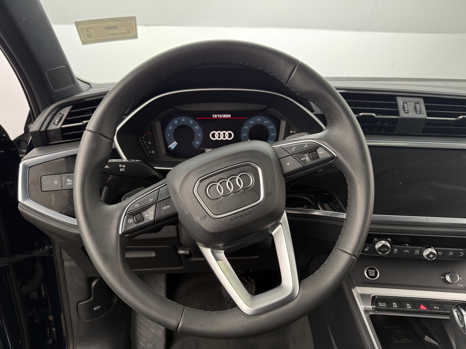 Thumbnail: 2025 Audi Q3 - 4