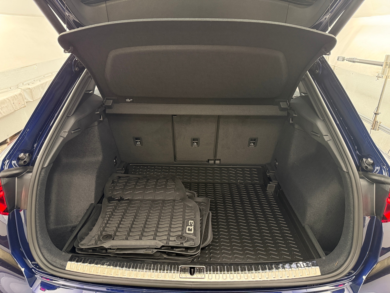 Thumbnail: 2025 Audi Q3 - 6