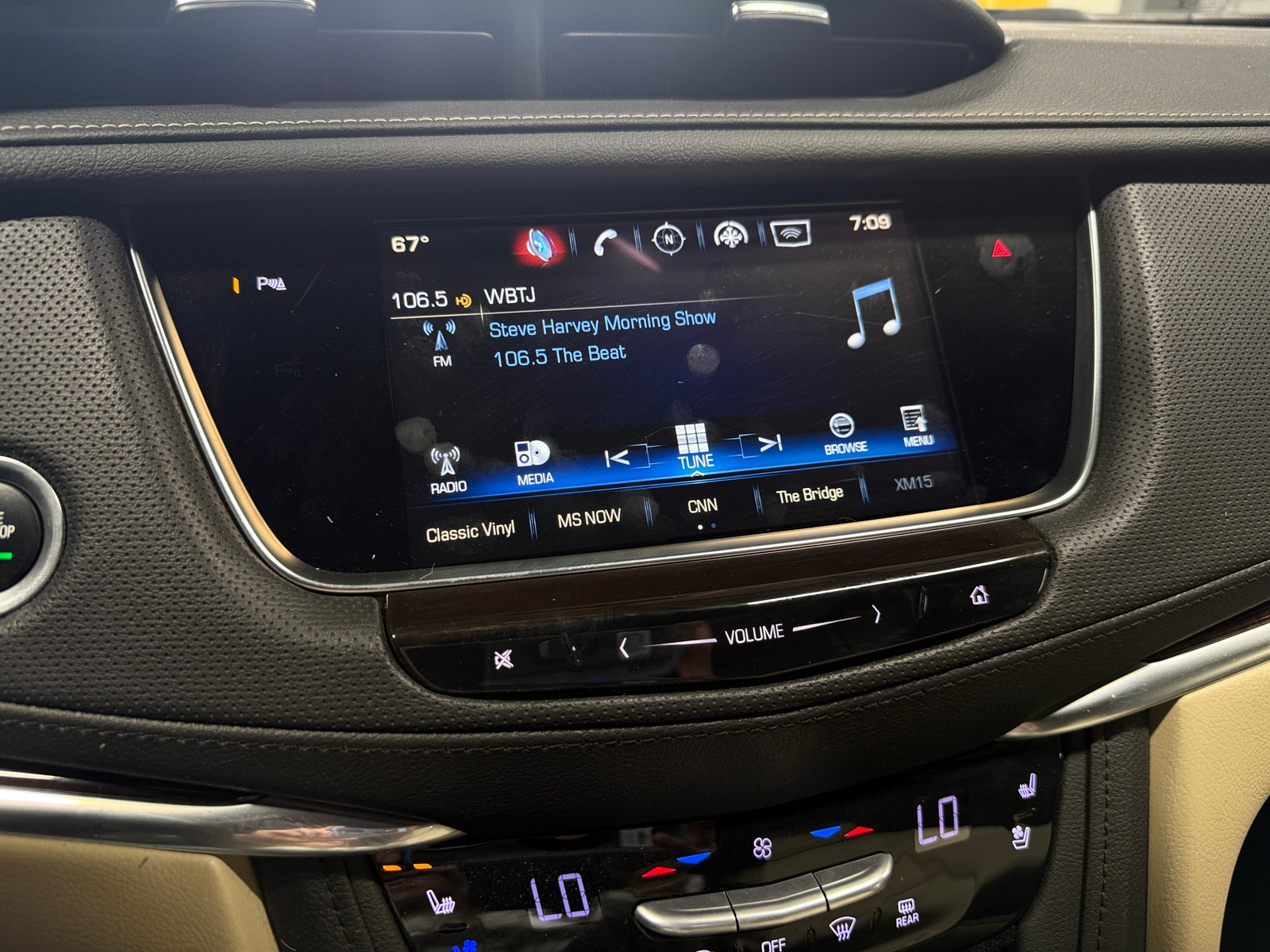 Thumbnail: 2017 Cadillac XT5 - 3