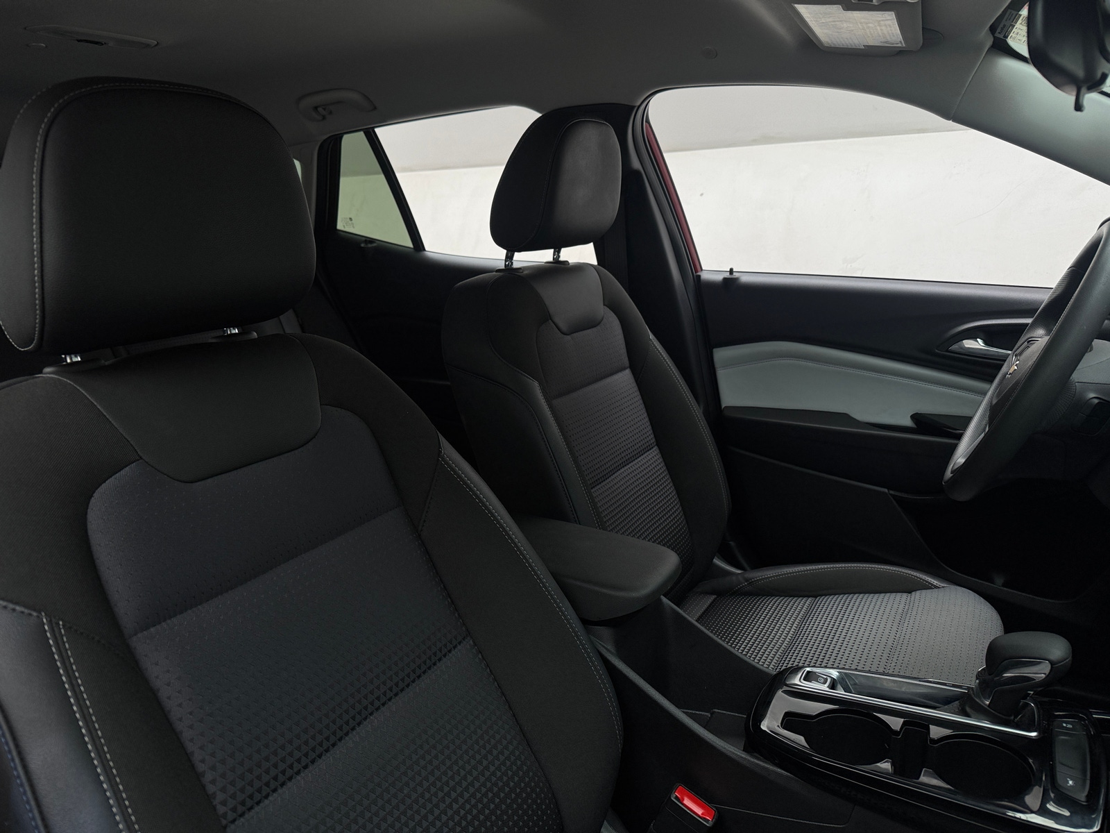 Thumbnail: 2025 Chevrolet Trax - 2