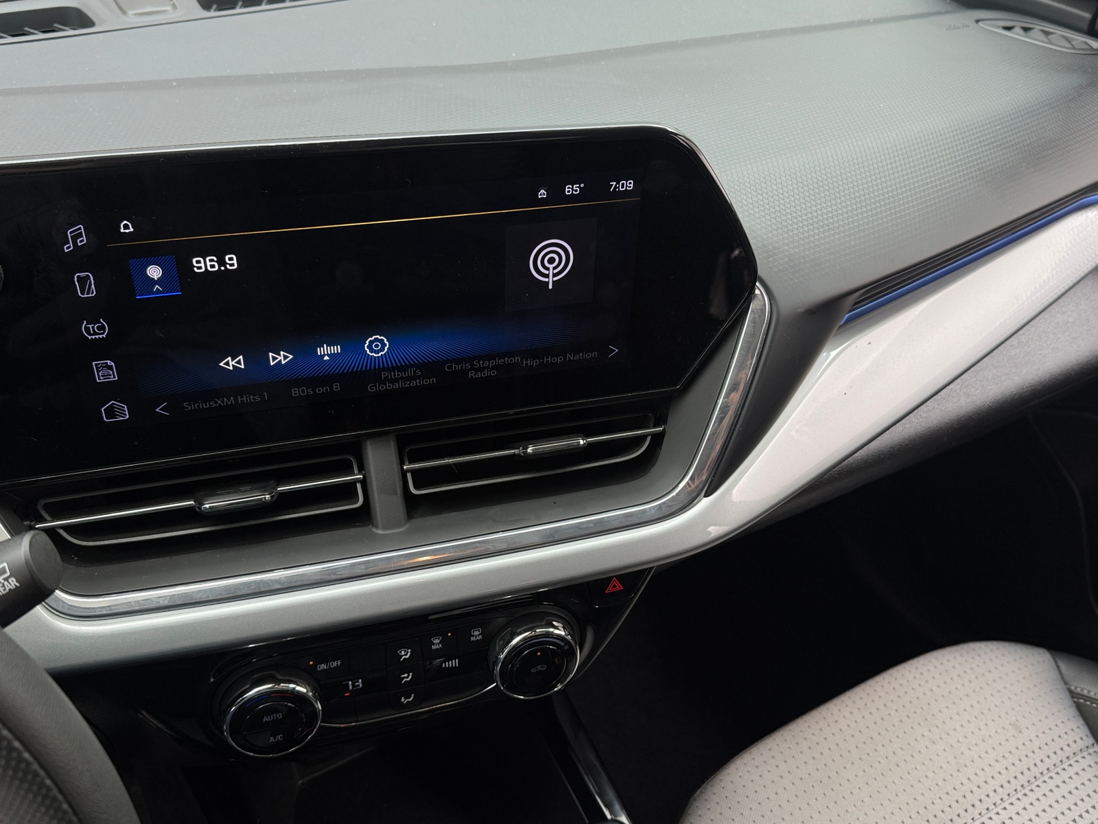 Thumbnail: 2025 Chevrolet Trax - 4