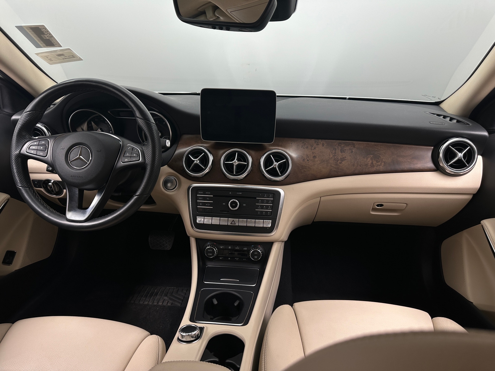 Thumbnail: 2019 Mercedes-Benz GLA - 2