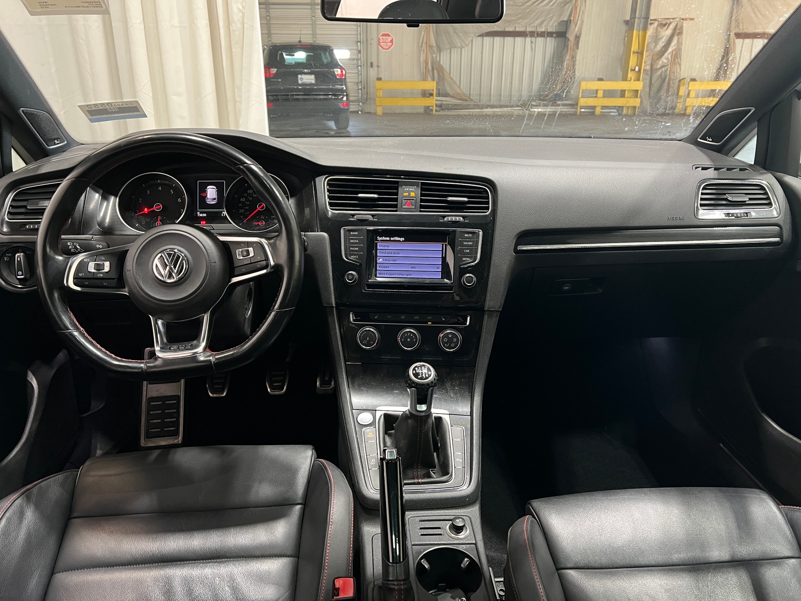 Thumbnail: 2015 Volkswagen Golf - 3