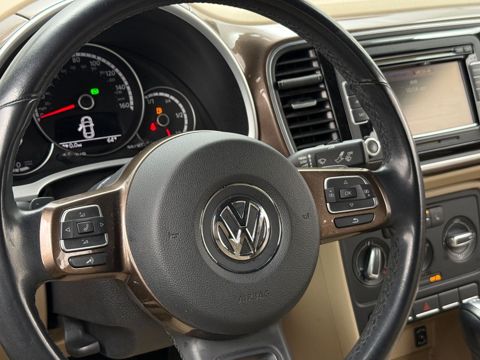 Thumbnail: 2014 Volkswagen Beetle - 4