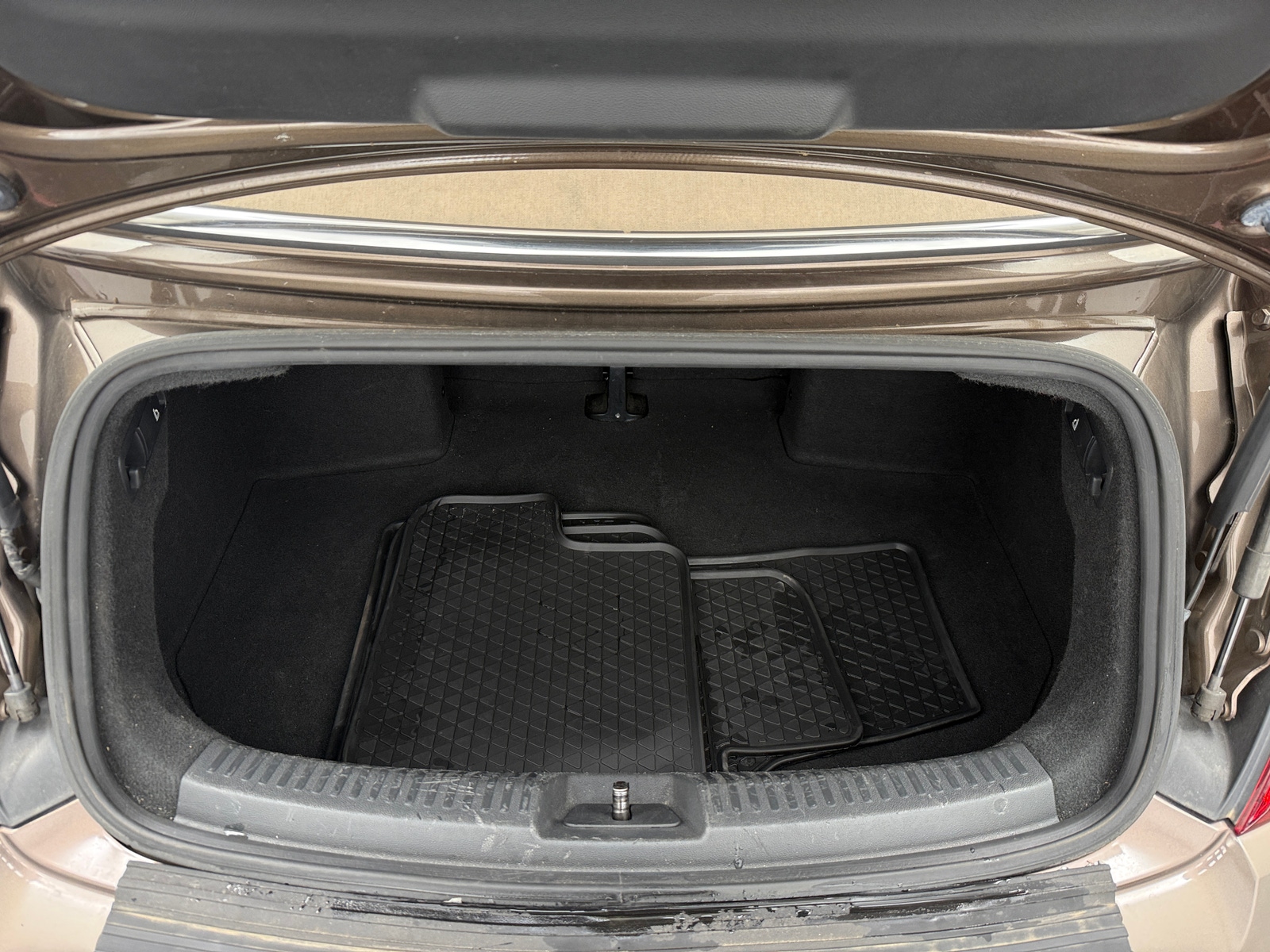 Thumbnail: 2014 Volkswagen Beetle - 6