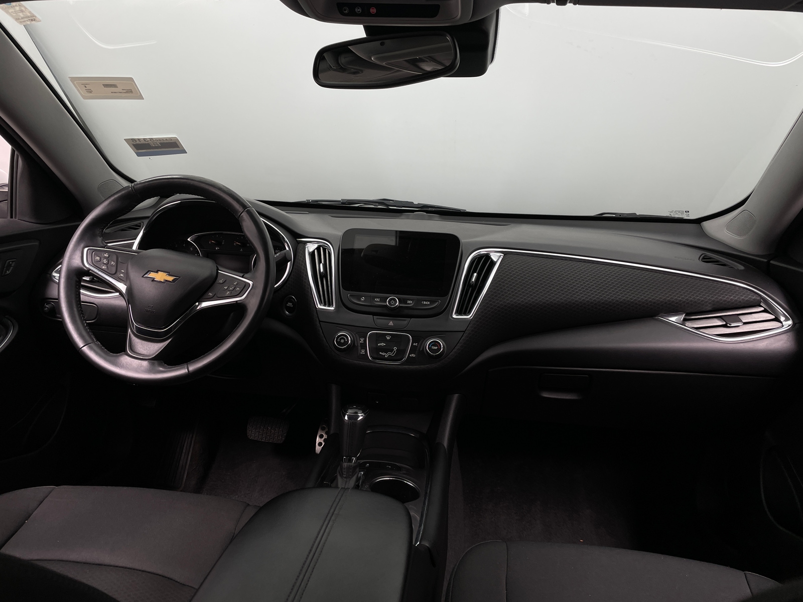 Thumbnail: 2017 Chevrolet Malibu - 3