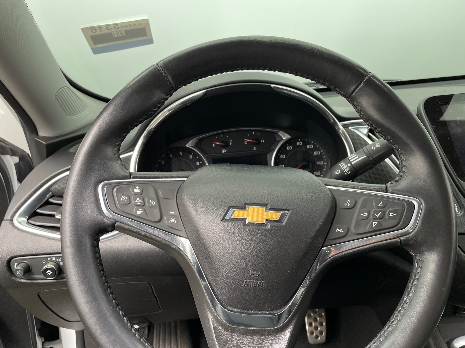 Thumbnail: 2017 Chevrolet Malibu - 5