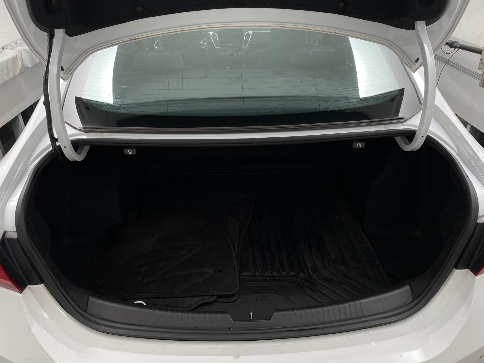 Thumbnail: 2017 Chevrolet Malibu - 7