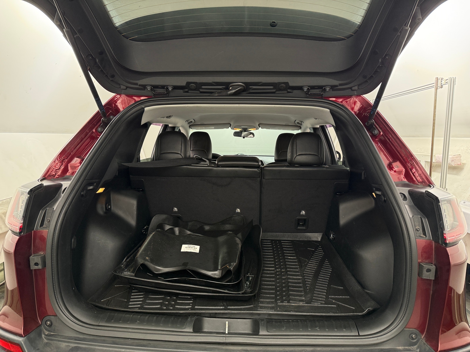 Thumbnail: 2020 Jeep Cherokee - 7