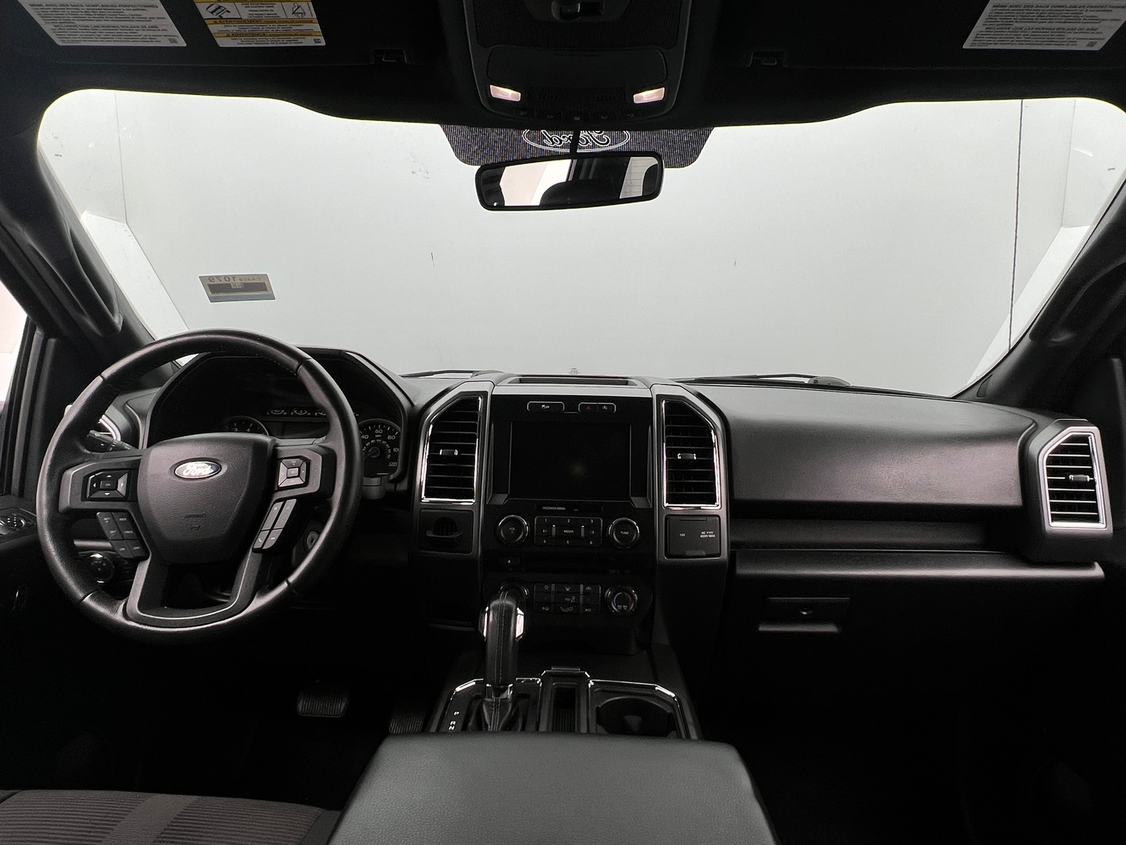 Thumbnail: 2015 Ford Econoline - 3