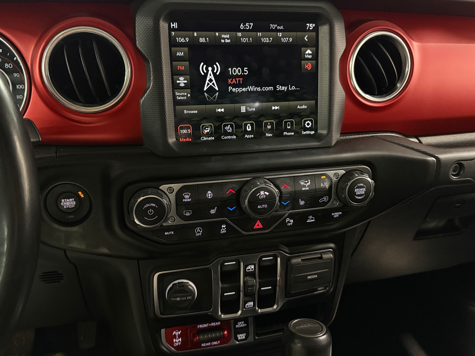 Thumbnail: 2021 Jeep Gladiator - 3