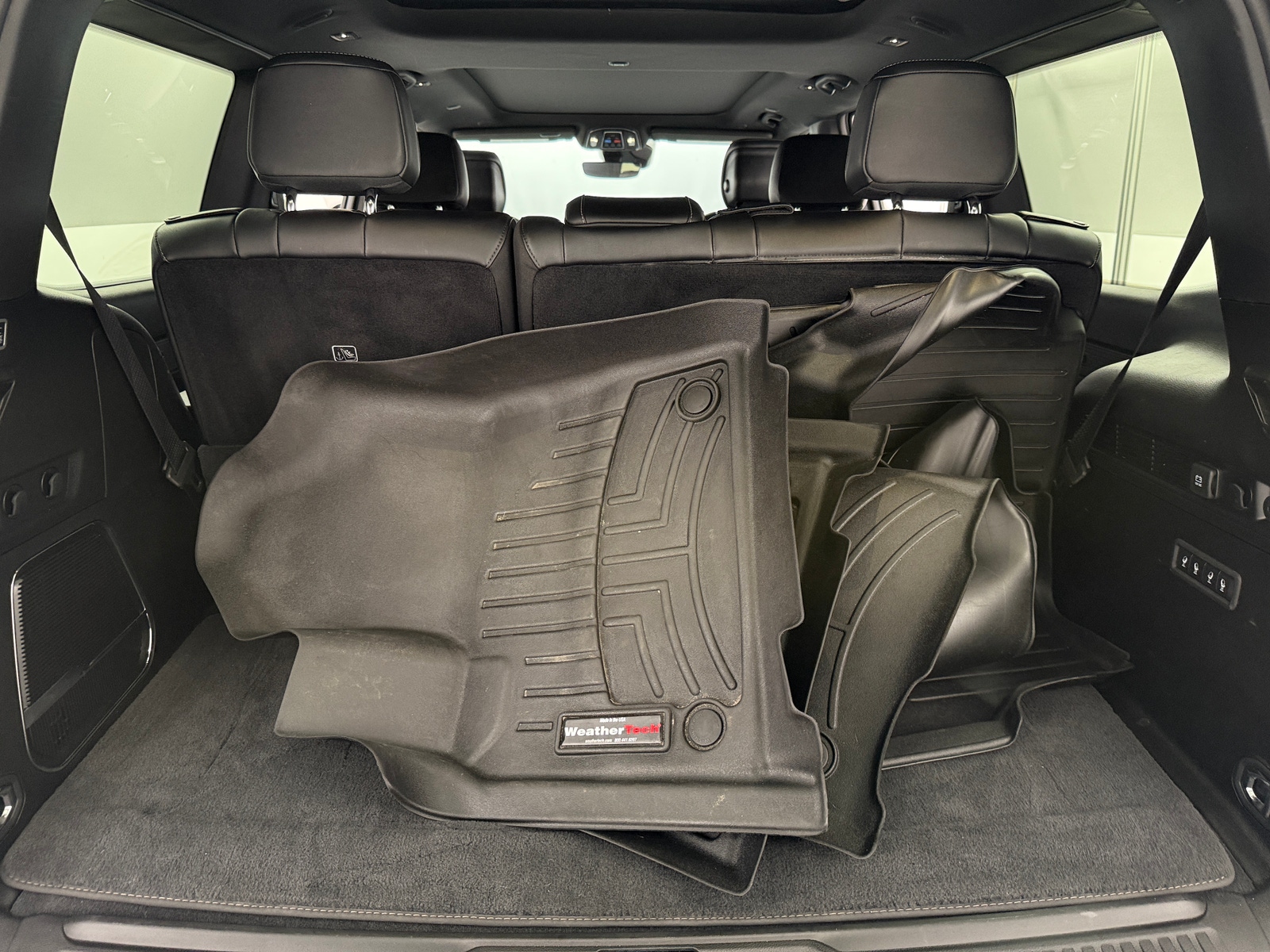 Thumbnail: 2022 Jeep Wagoneer - 6