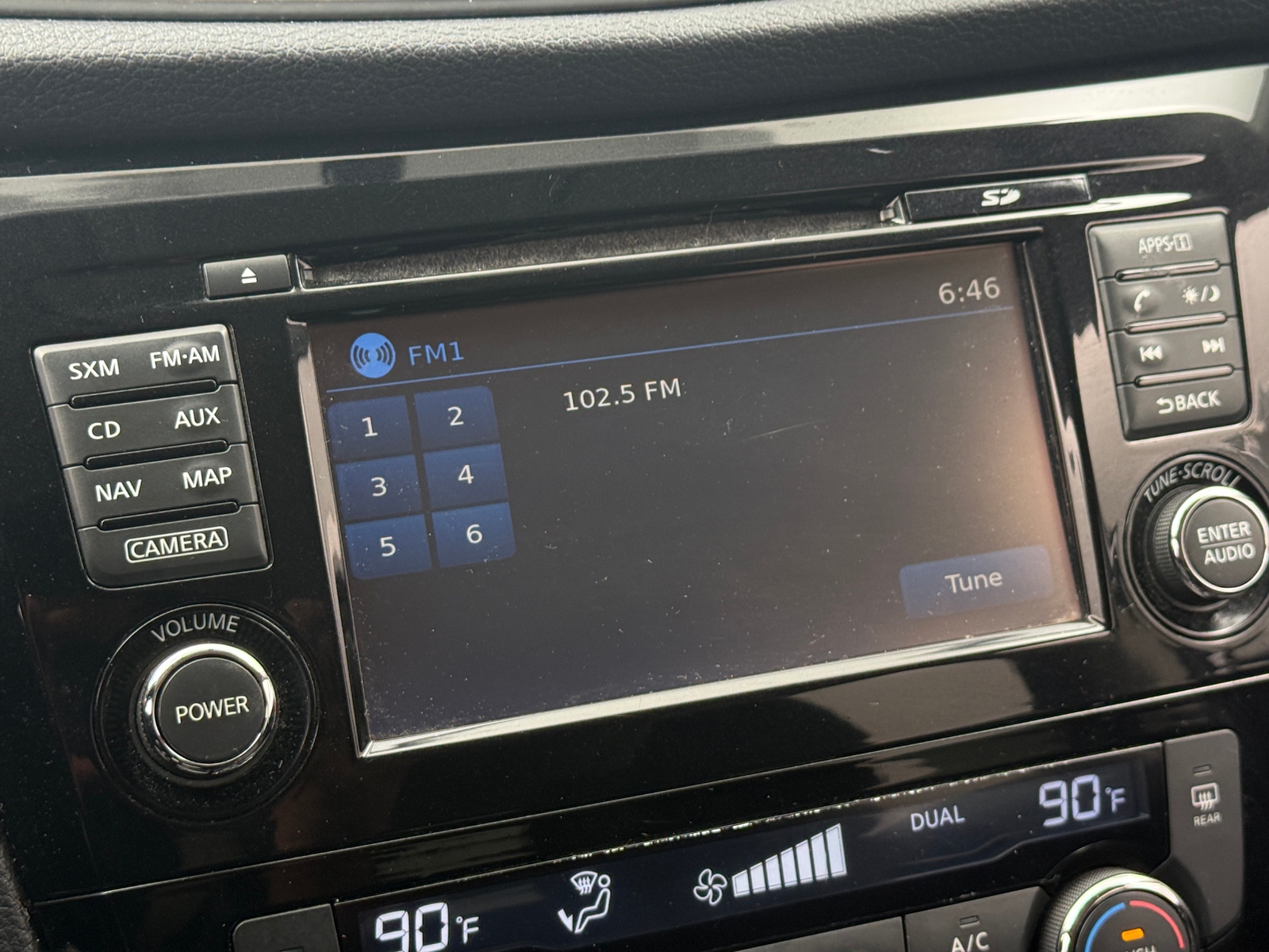 Thumbnail: 2015 Nissan Rogue - 4