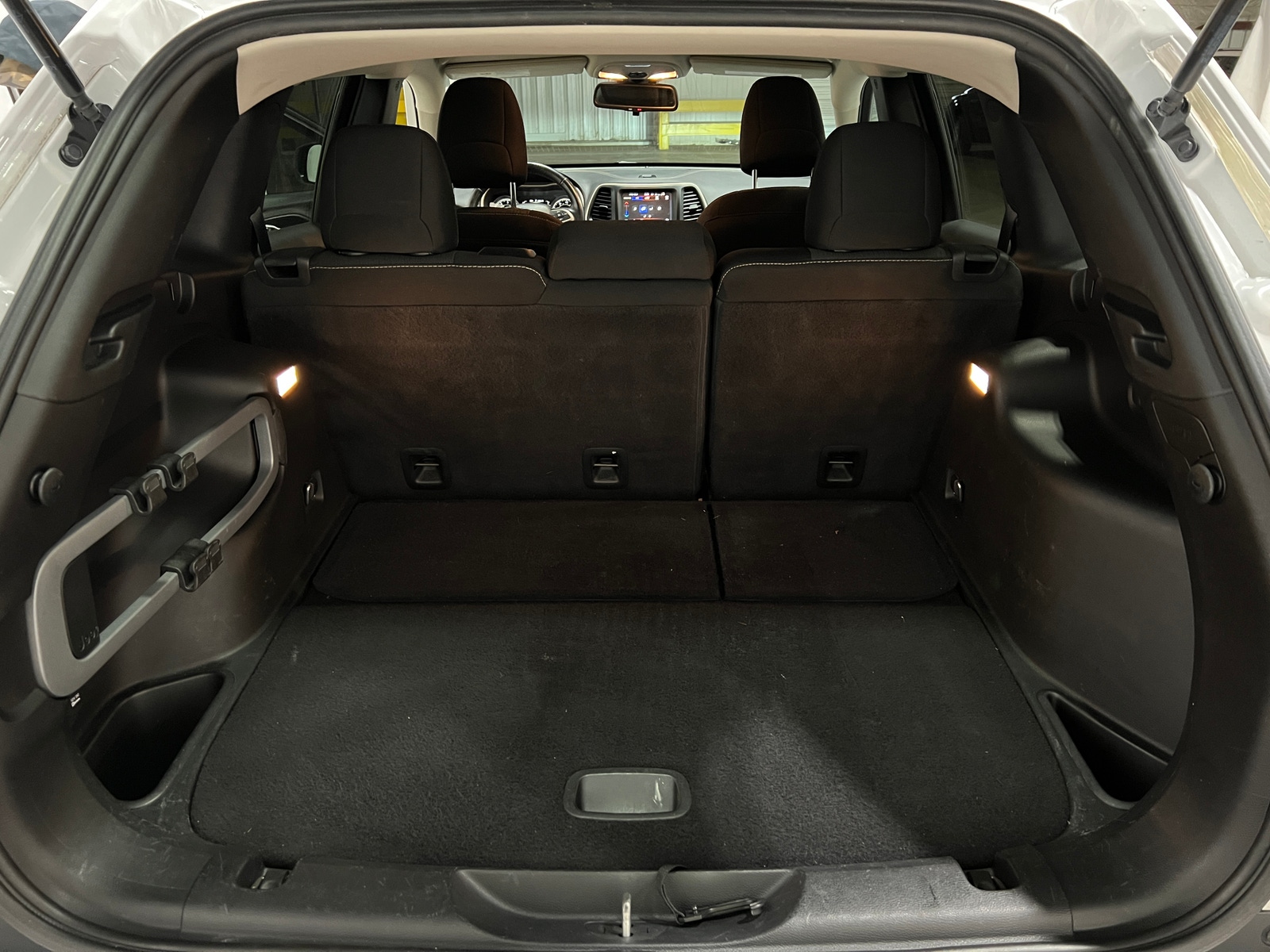 Thumbnail: 2016 Jeep Cherokee - 7