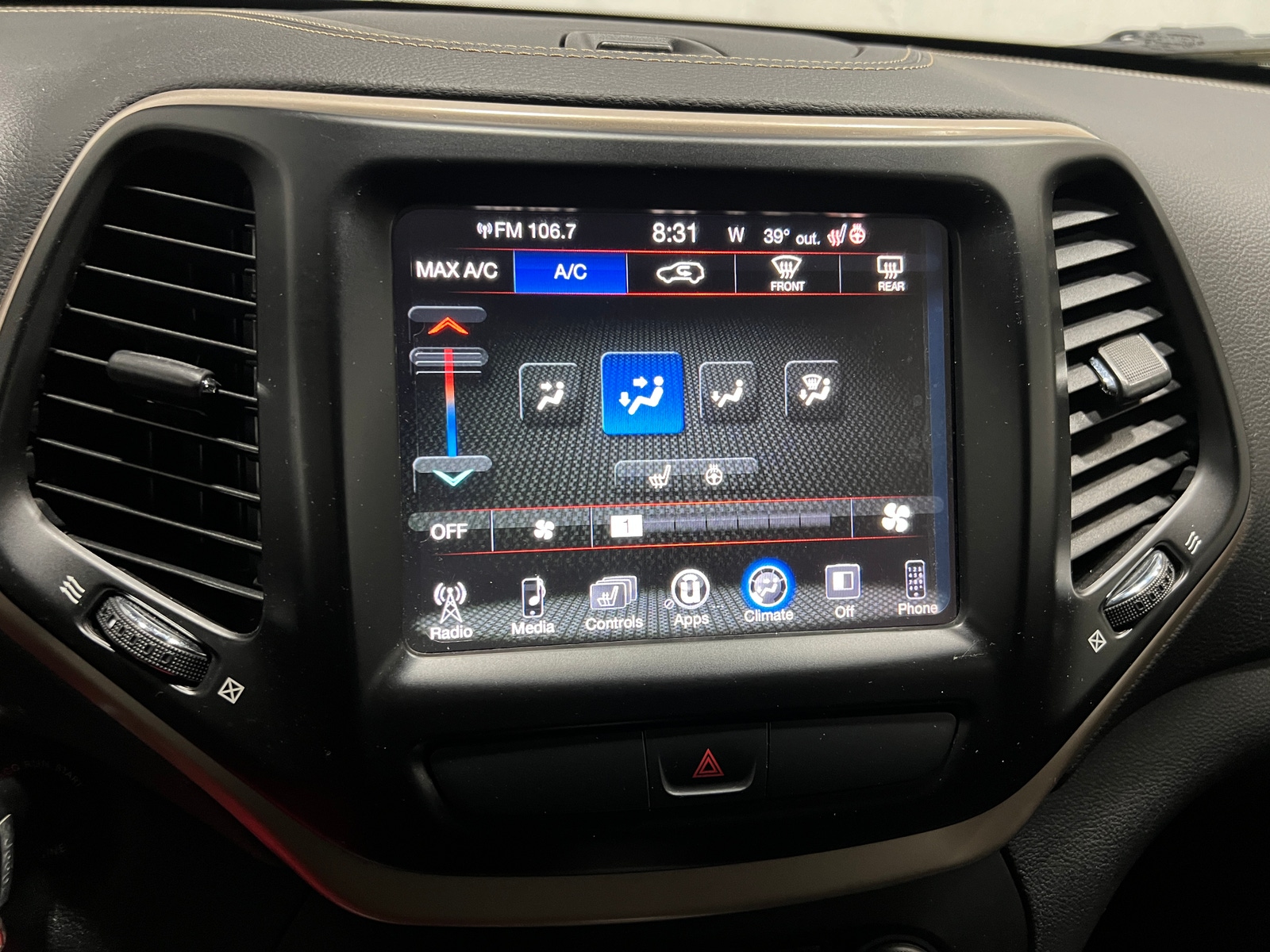 Thumbnail: 2016 Jeep Cherokee - 4