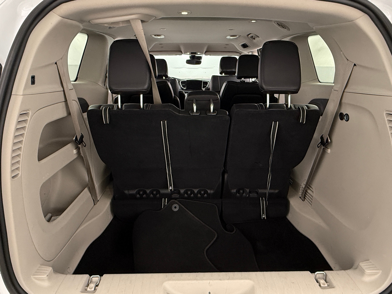 Thumbnail: 2024 Chrysler Pacifica - 6