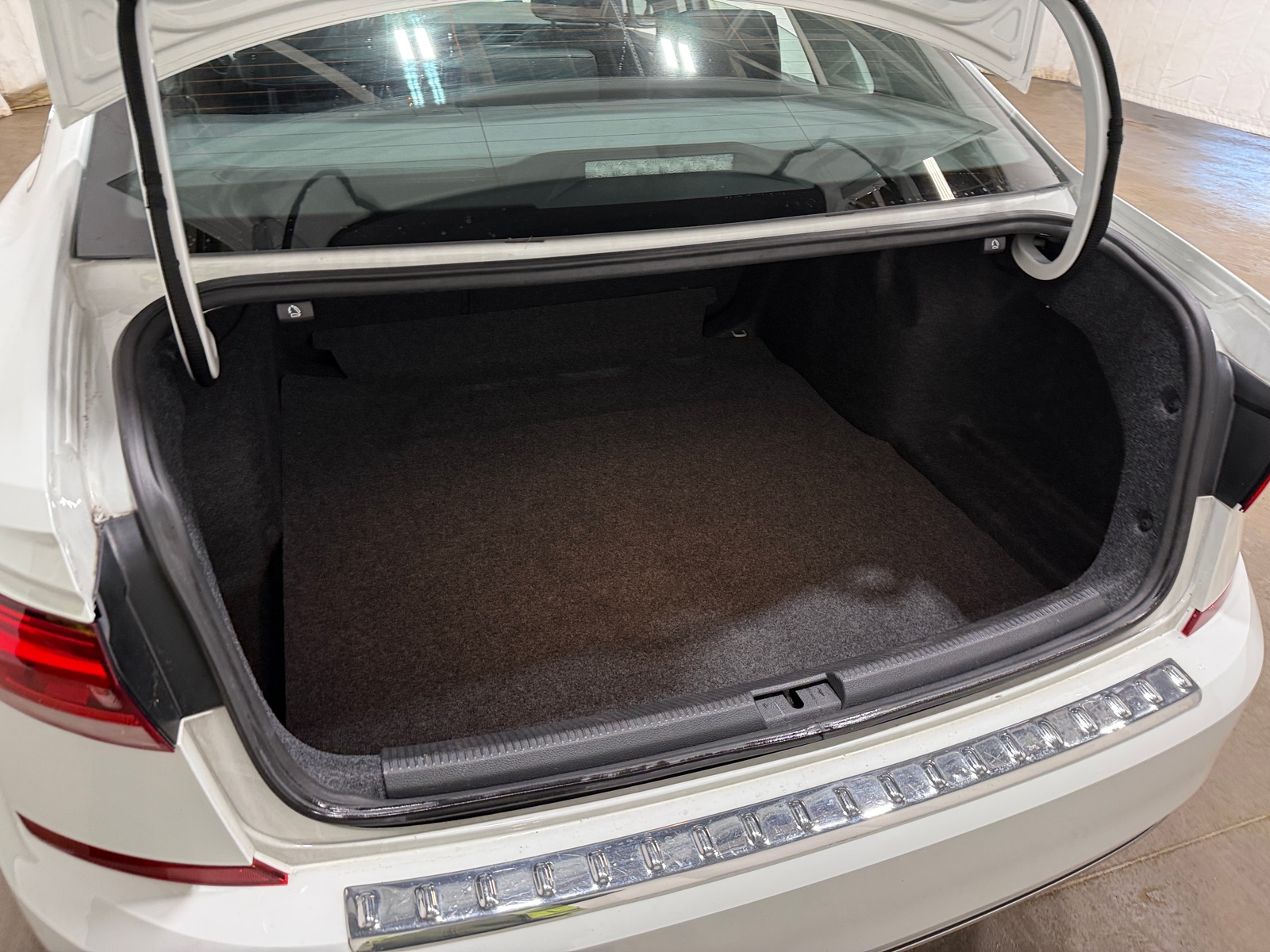 Thumbnail: 2022 Volkswagen Passat - 7