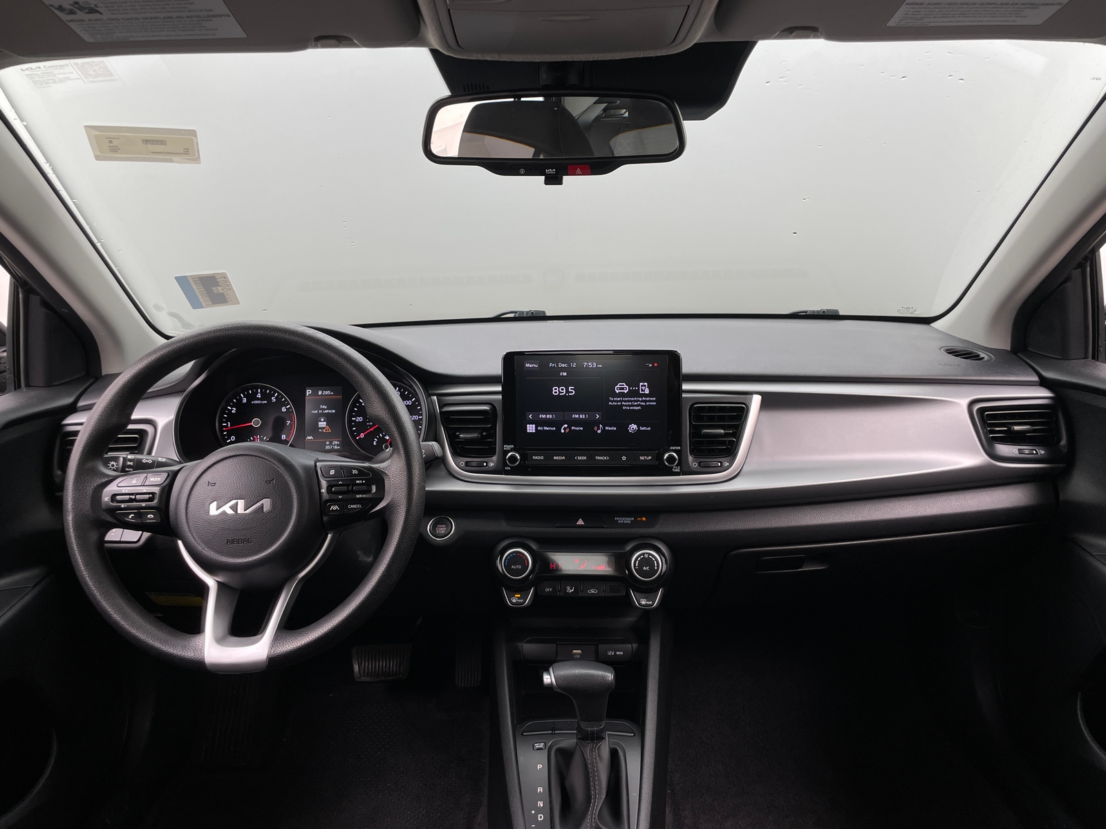 Thumbnail: 2023 Kia Rio - 3