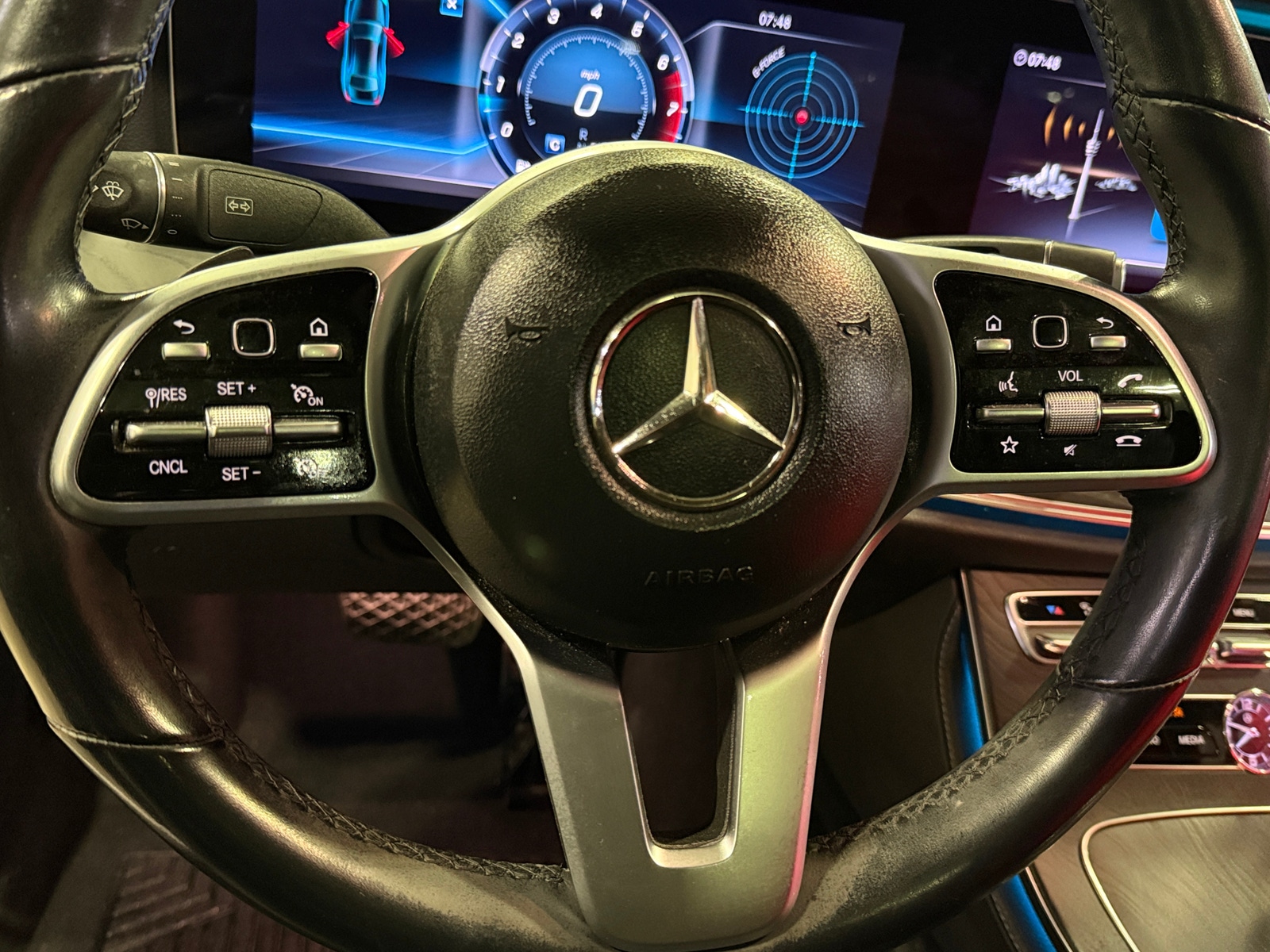Thumbnail: 2020 Mercedes-Benz E-Class - 4