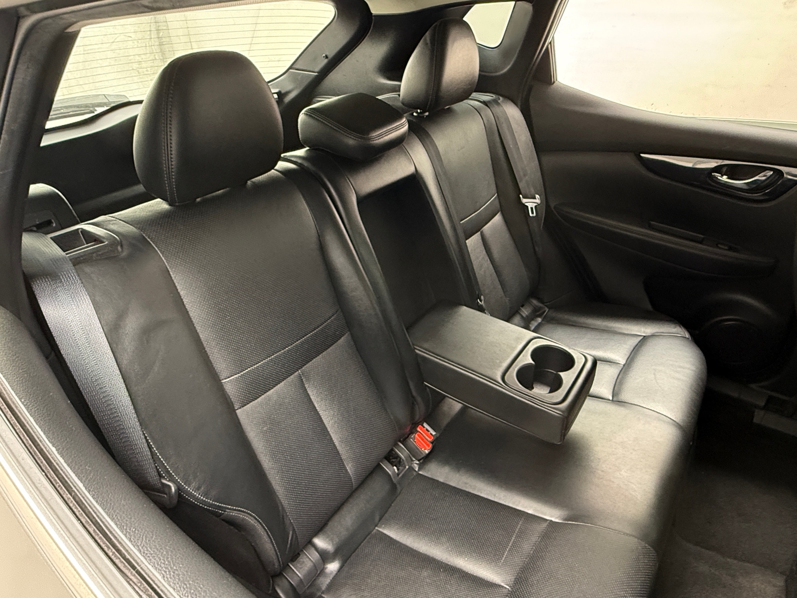 Thumbnail: 2017 Nissan Rogue Sport - 5