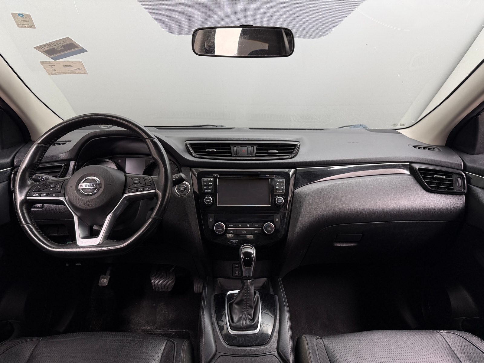 Thumbnail: 2017 Nissan Rogue Sport - 2