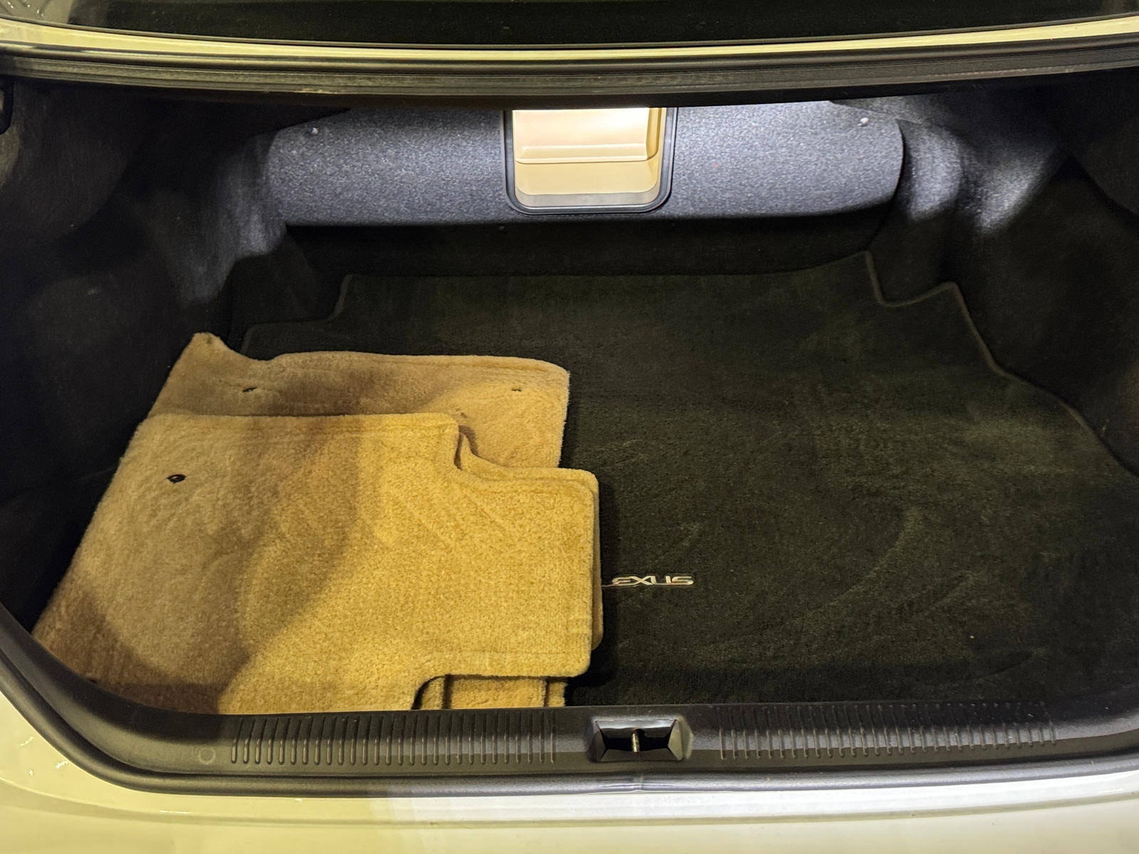 Thumbnail: 2011 Lexus ES - 5