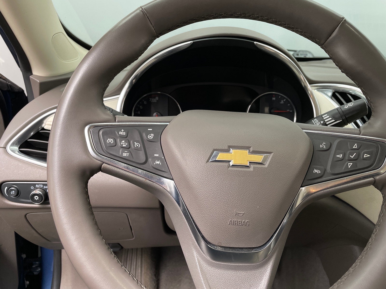 Thumbnail: 2024 Chevrolet Malibu - 4