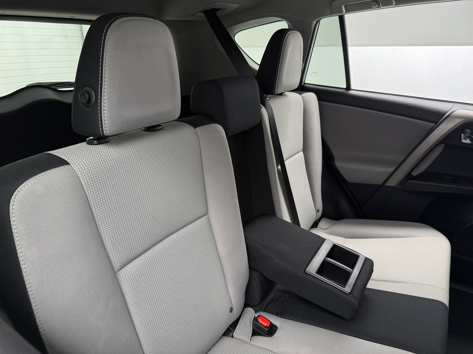 Thumbnail: 2018 Toyota RAV4 - 6