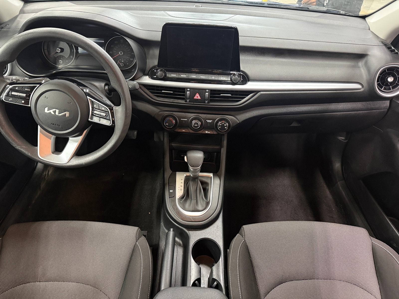 Thumbnail: 2024 Kia Forte - 3