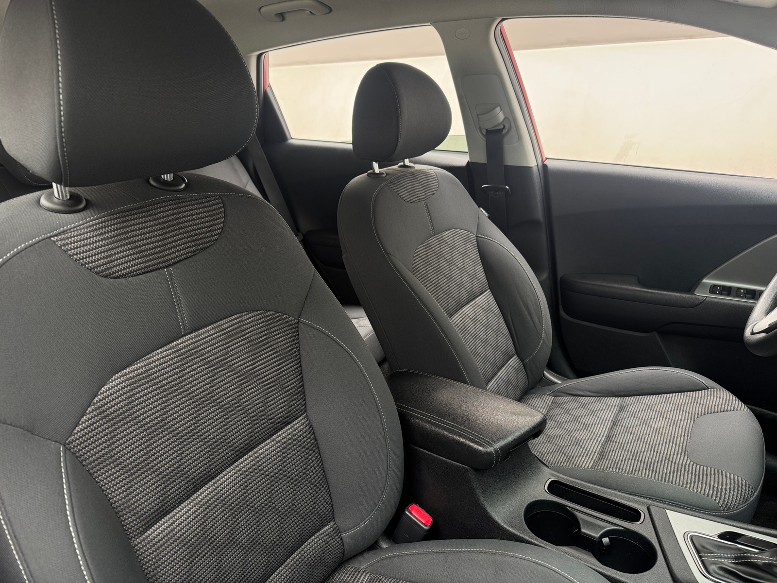 Thumbnail: 2017 Kia Niro - 2