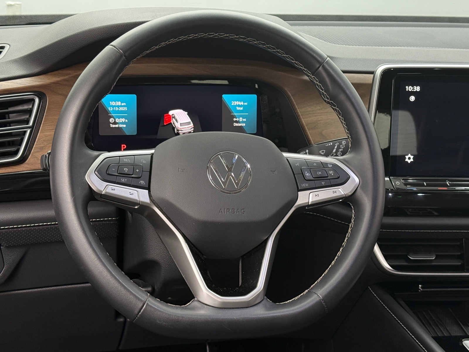 Thumbnail: 2025 Volkswagen Atlas - 4