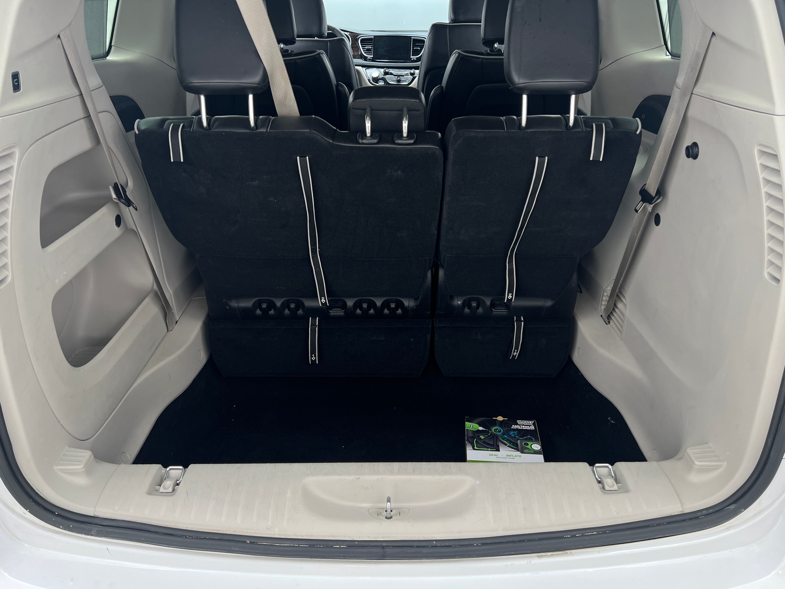 Thumbnail: 2024 Chrysler Pacifica - 6