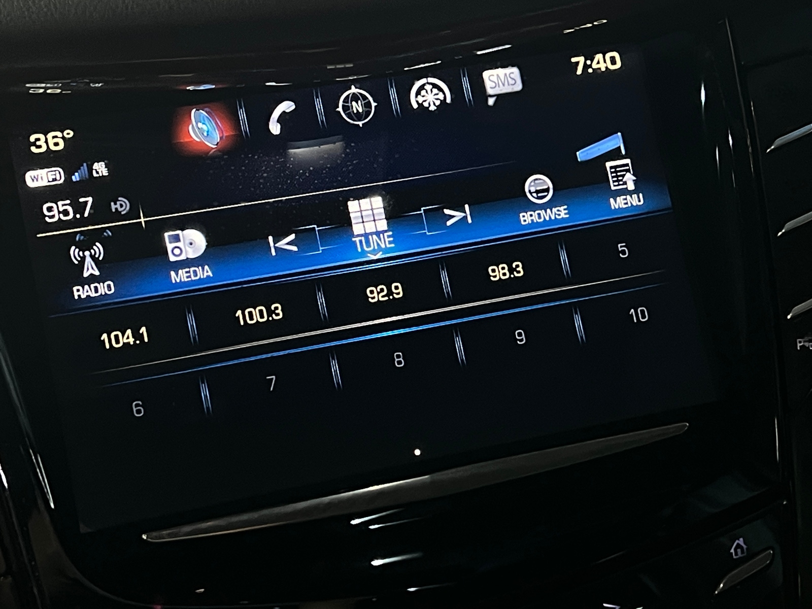 Thumbnail: 2017 Cadillac Escalade - 3