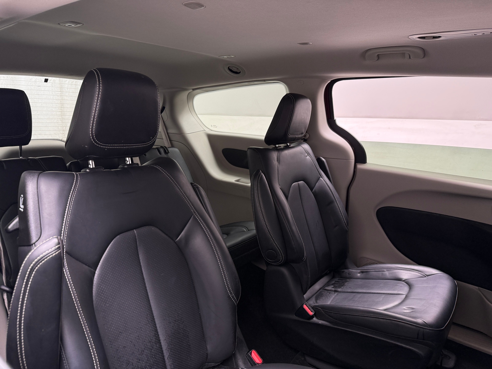 Thumbnail: 2023 Chrysler Pacifica - 5