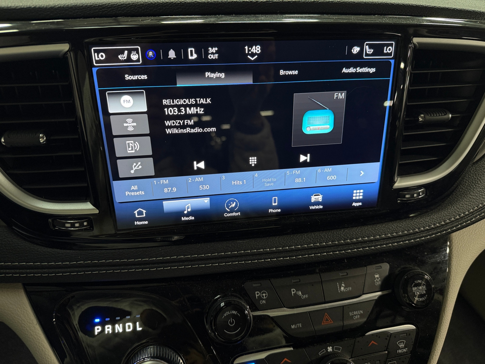 Thumbnail: 2023 Chrysler Pacifica - 3