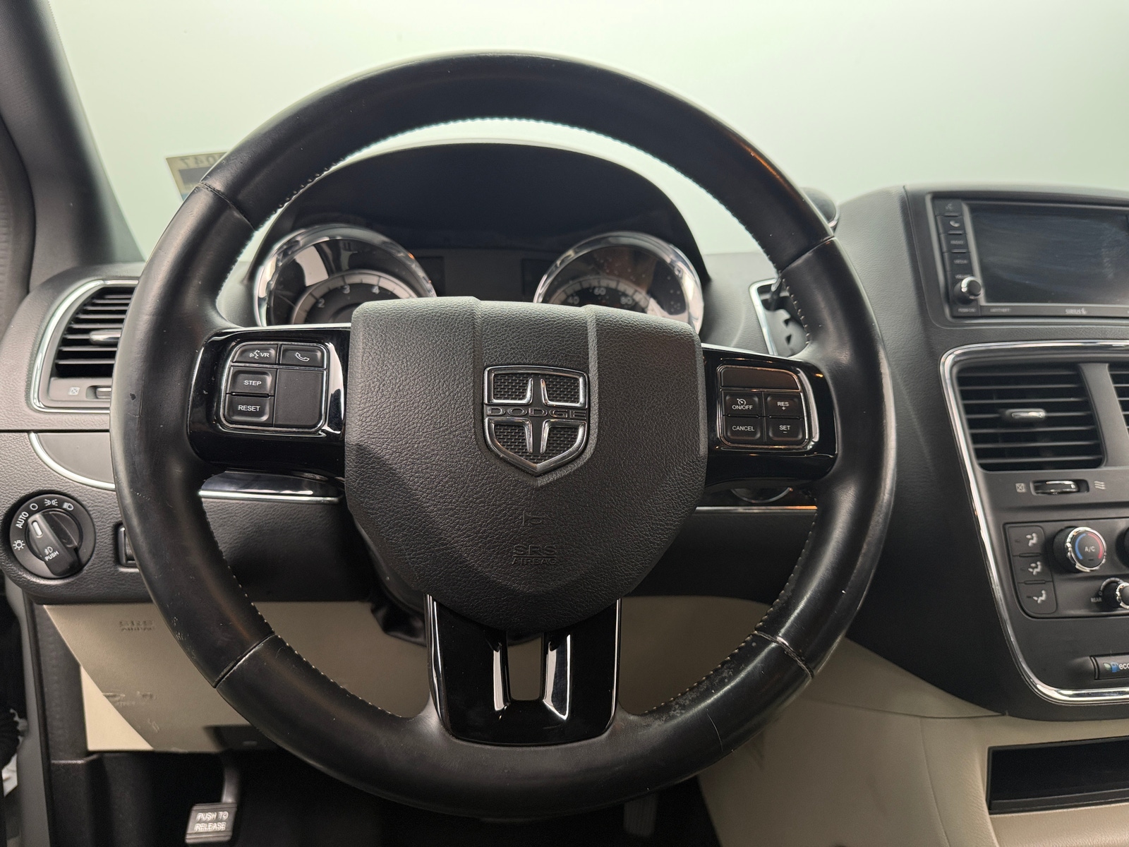 Thumbnail: 2019 Dodge Grand Caravan - 4