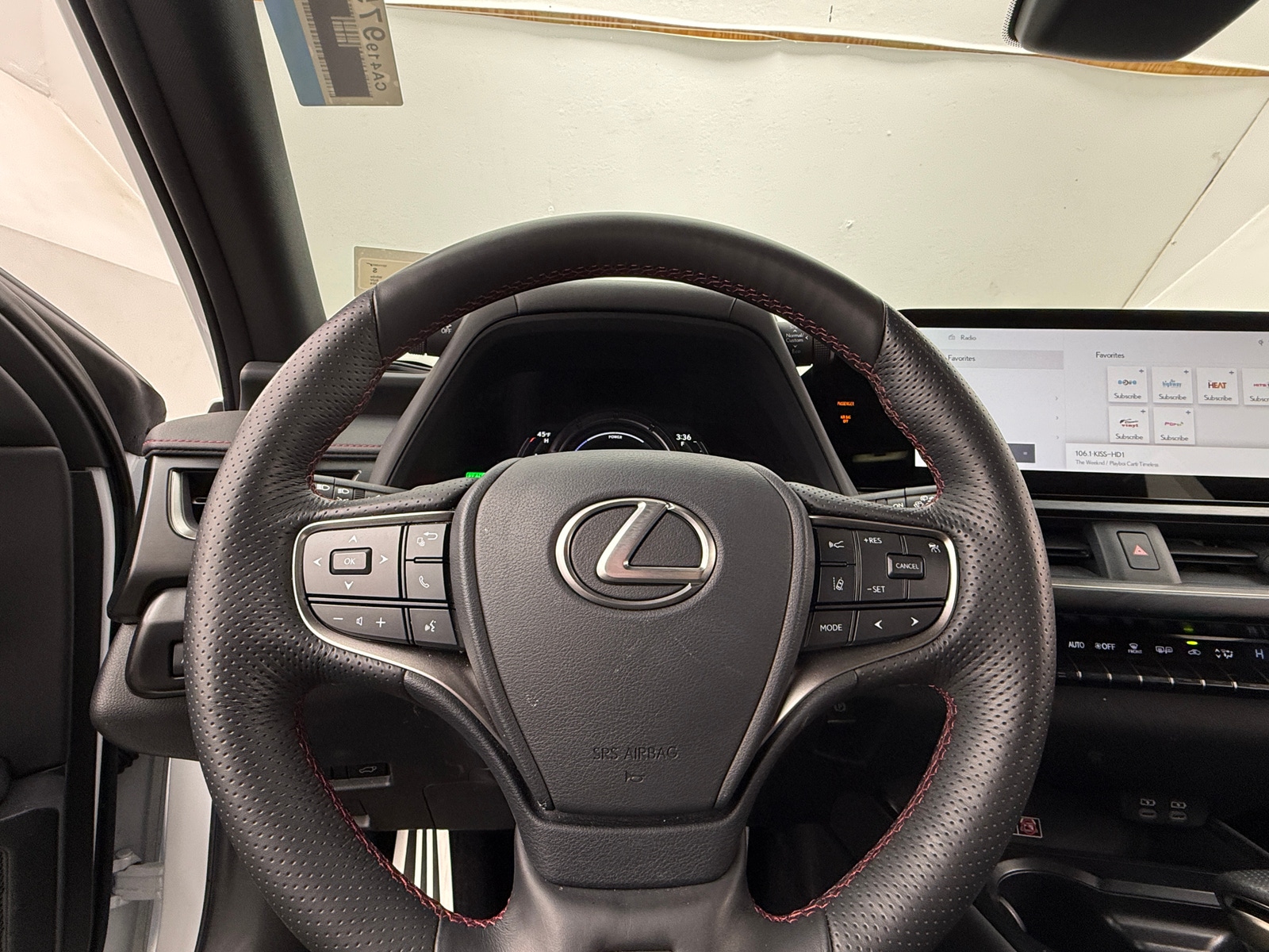 Thumbnail: 2024 Lexus UX - 4