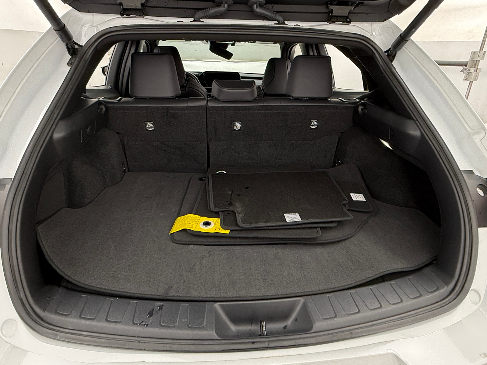 Thumbnail: 2024 Lexus UX - 6