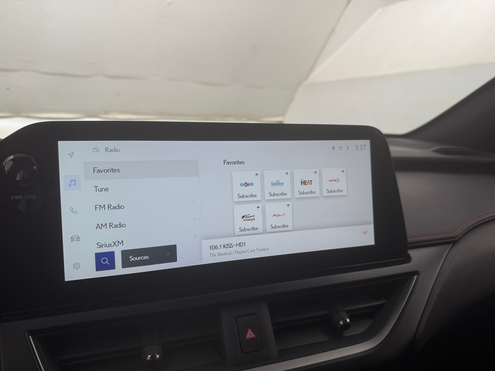 Thumbnail: 2024 Lexus UX - 3