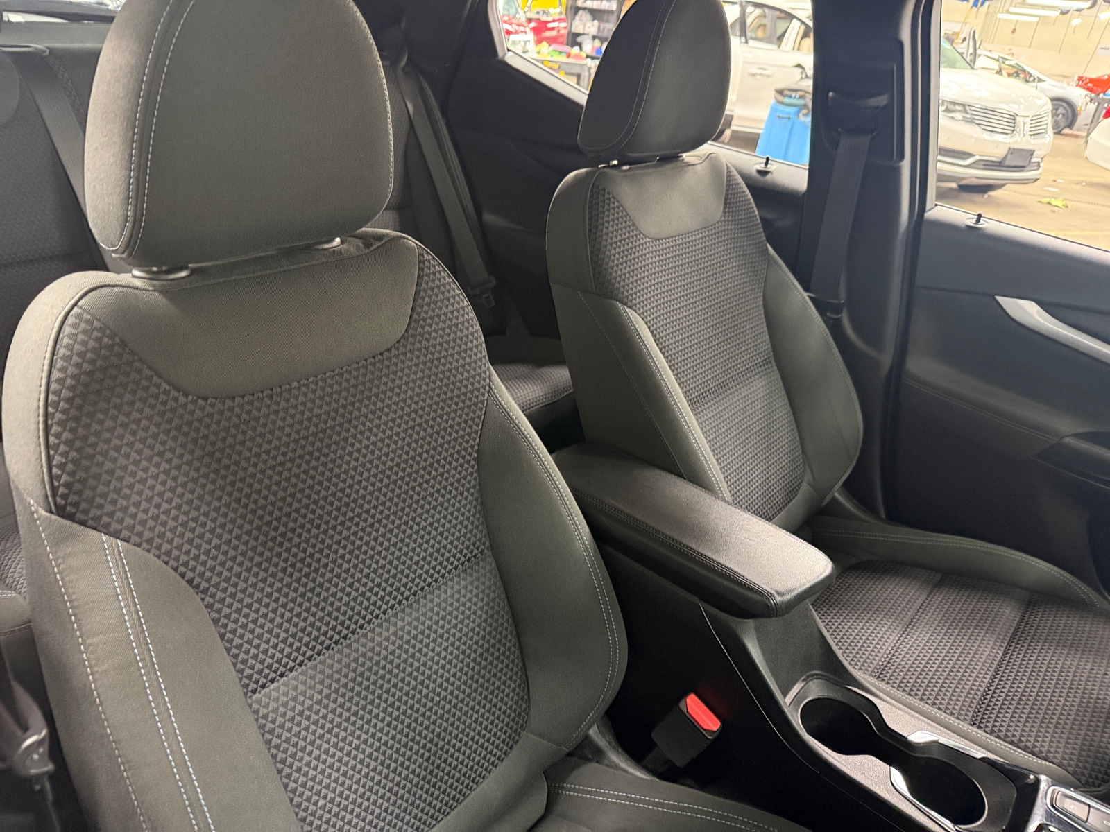 Thumbnail: 2022 Chevrolet Bolt EUV - 2