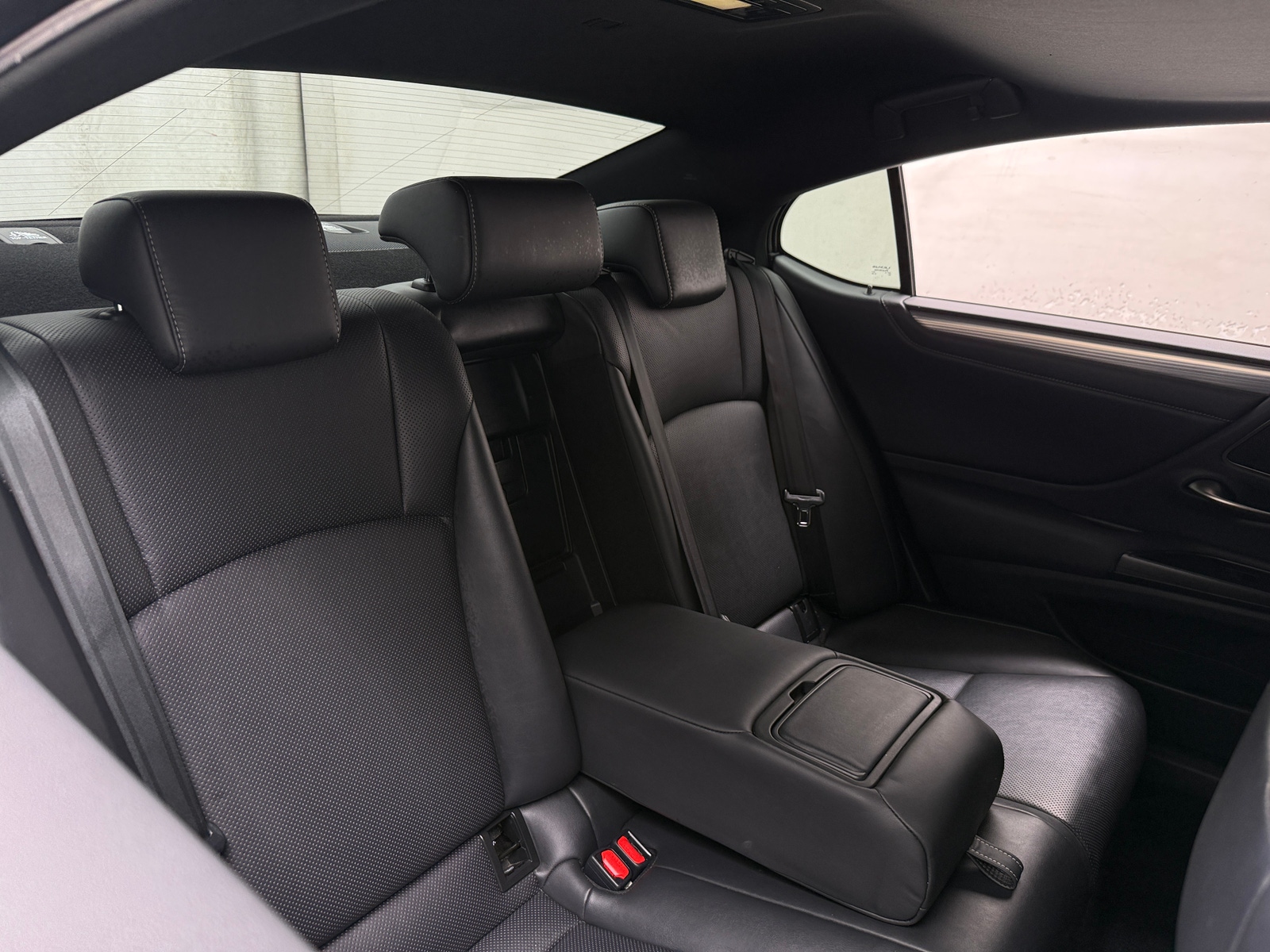 Thumbnail: 2019 Lexus ES - 6