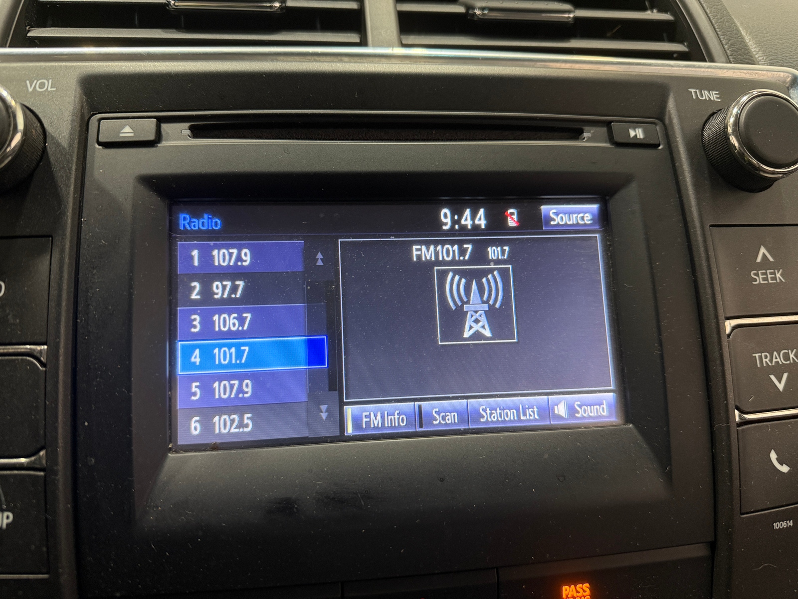 Thumbnail: 2017 Toyota Camry - 4