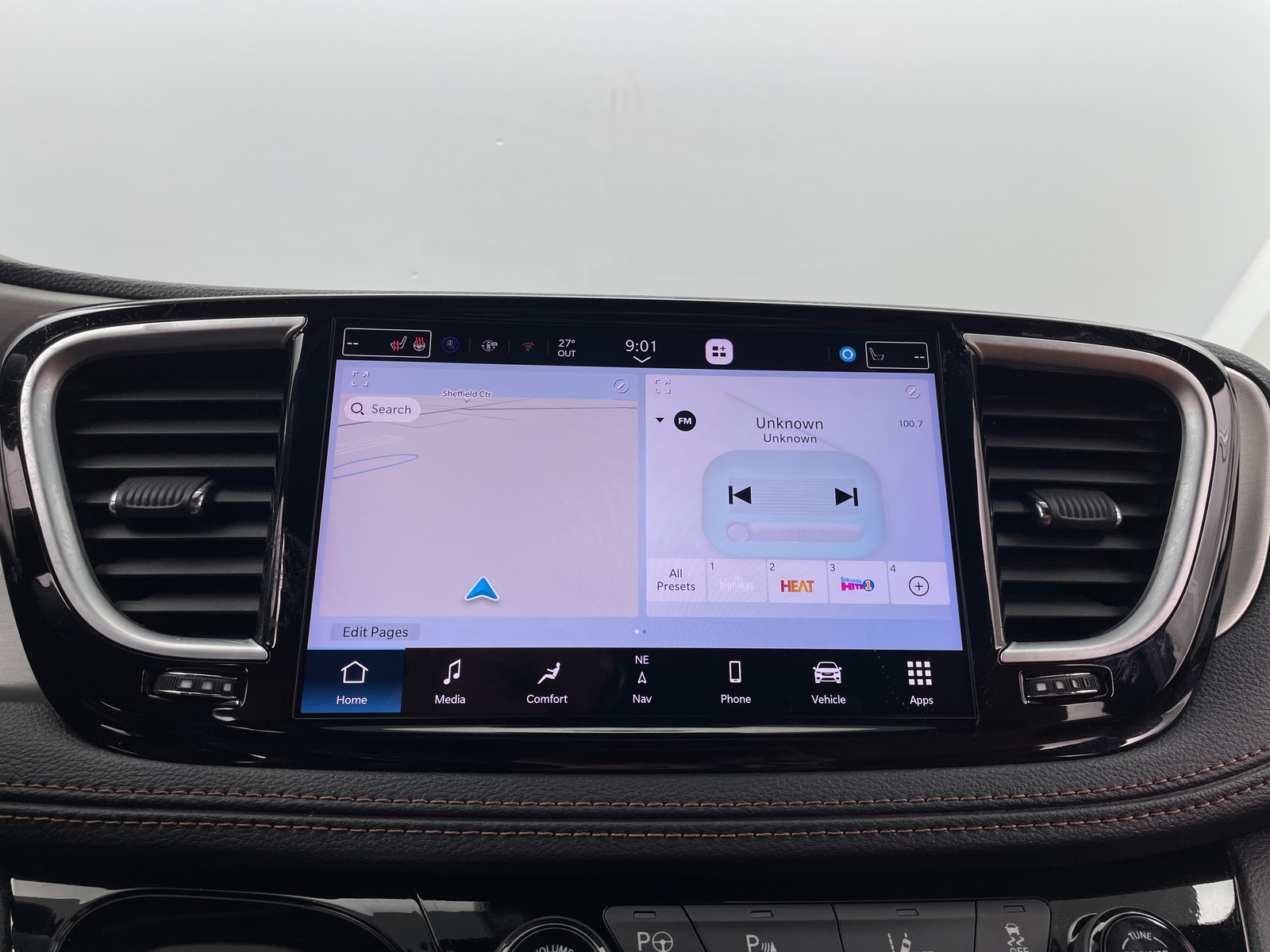 Thumbnail: 2024 Chrysler Pacifica - 4