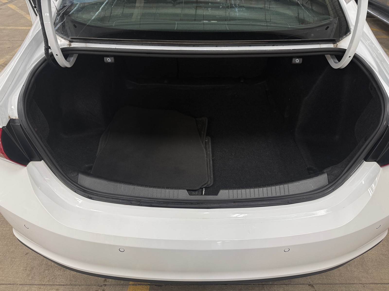 Thumbnail: 2024 Chevrolet Malibu - 6