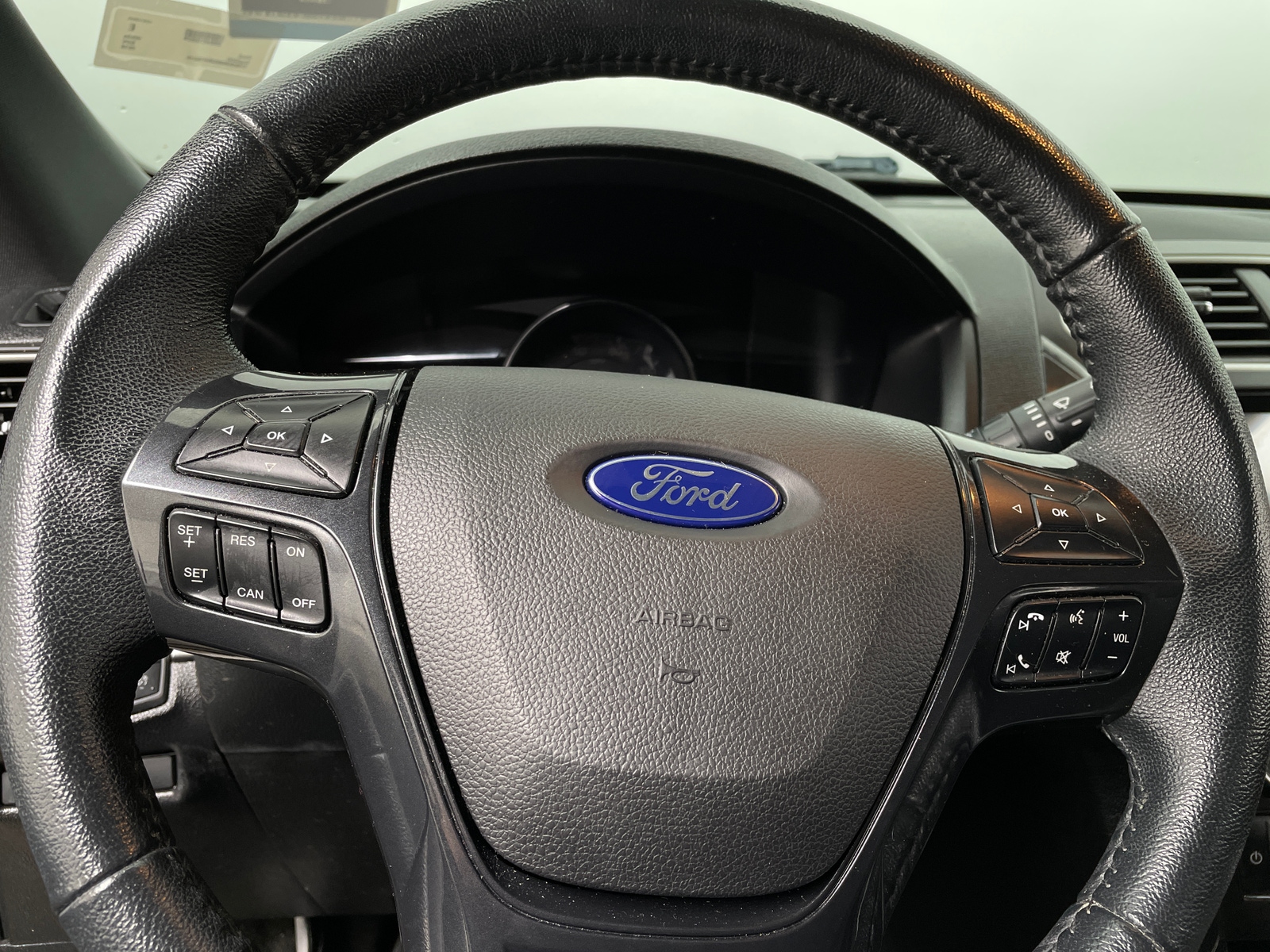 Thumbnail: 2018 Ford Explorer - 5