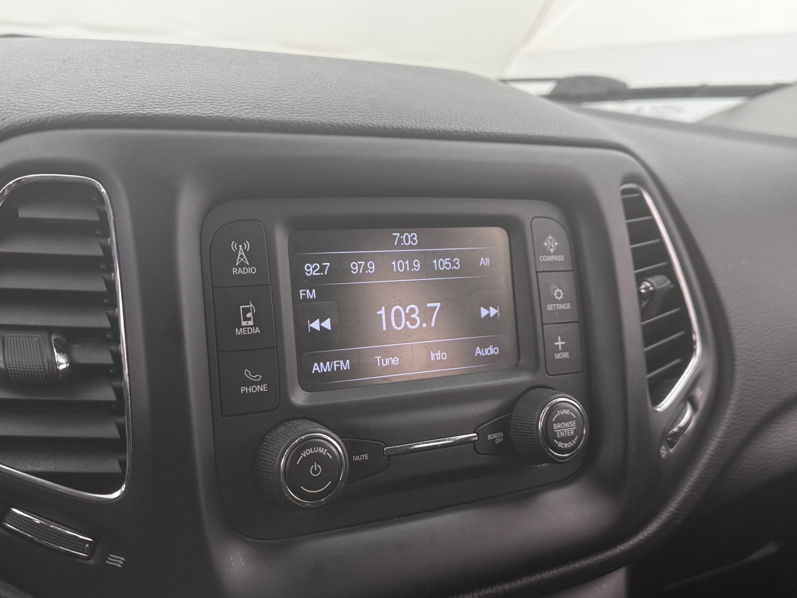 Thumbnail: 2018 Jeep Compass - 4