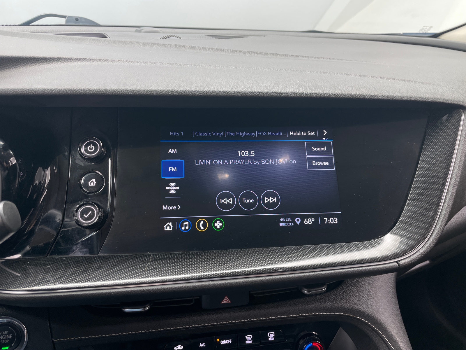 Thumbnail: 2022 Buick Envision - 3